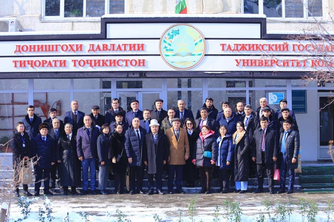 Делегация Кыргызско-Узбекского международного университета приняла участие в III Международной научно-практической конференции, прошедшей в городе Душанбе Республики Таджикистан