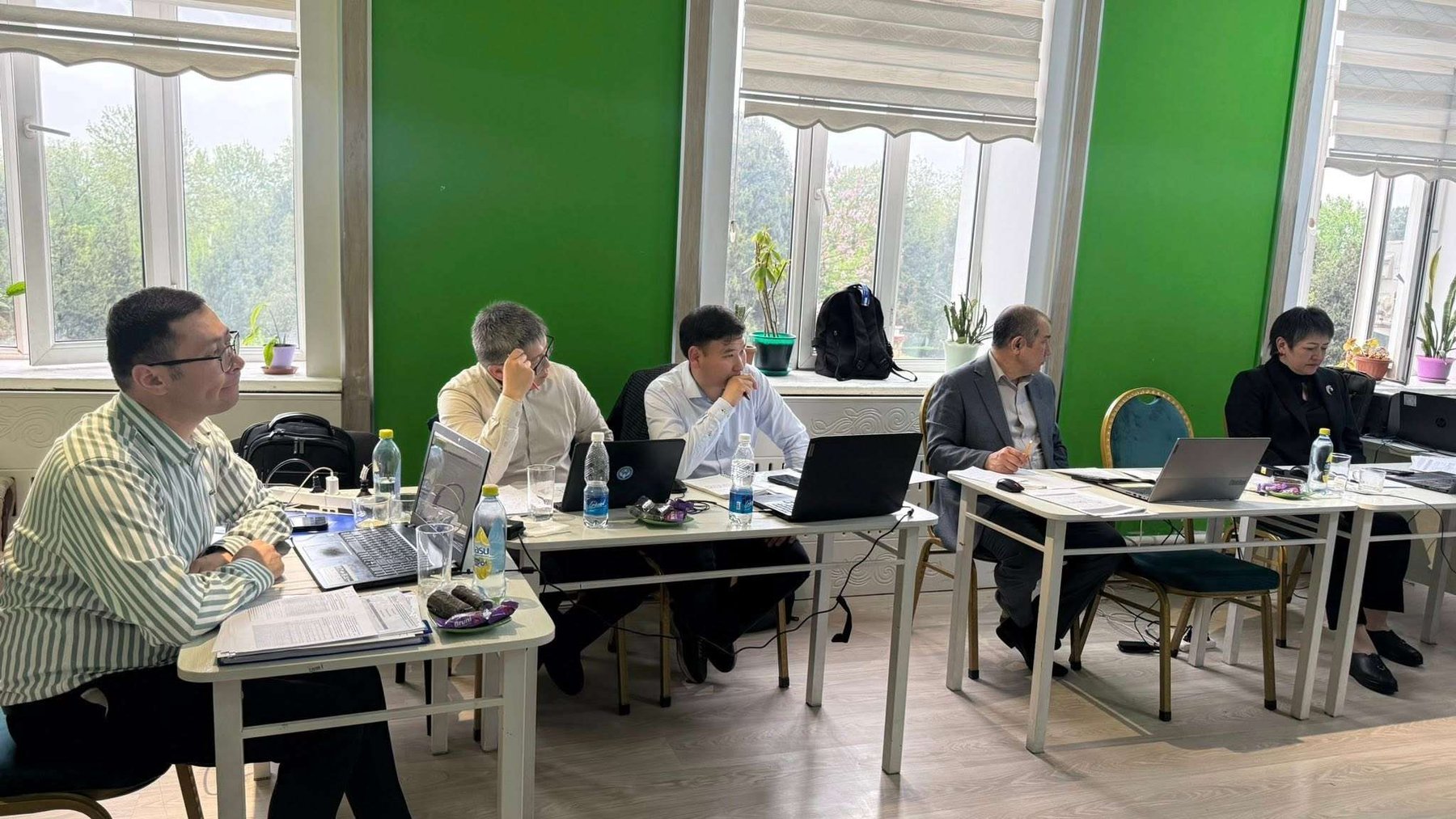 Сапатка кепилдик берүүчү EdNet агенттиги тарабынан ОшМУнун PhD программаларына аккредитациялоо жараяны угулду