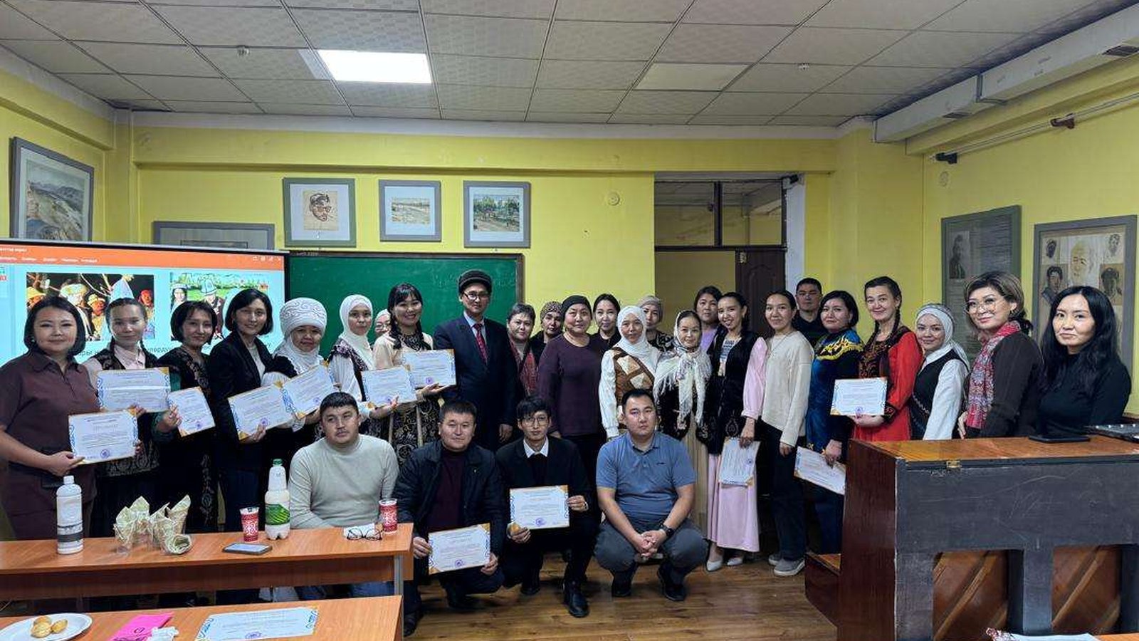 «Кыргыз салттары жаш изилдөөчүлөрдүн көзү менен: илимий ой жүгүртүү» аттуу темадагы тегерек стол болуп өттү